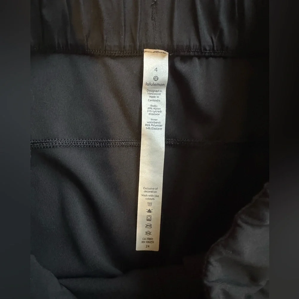 Lululemon On the Fly 7/8 Pant | Size 4 | Black